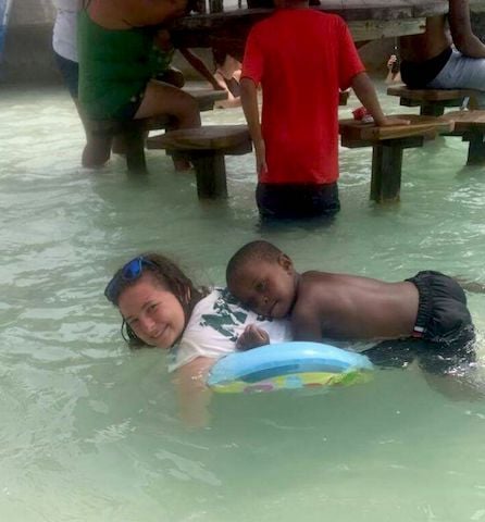 volunteer Belize orphanage program Amy wood review