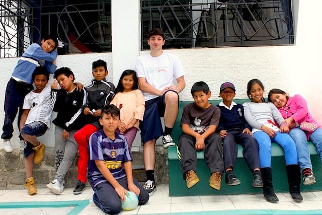 volunteer-ecuador-dimitriu