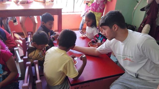 volunteer-ecuador-dimitriu2