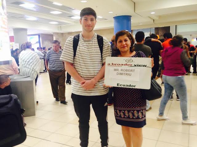 volunteer-ecuador-dimitriu3